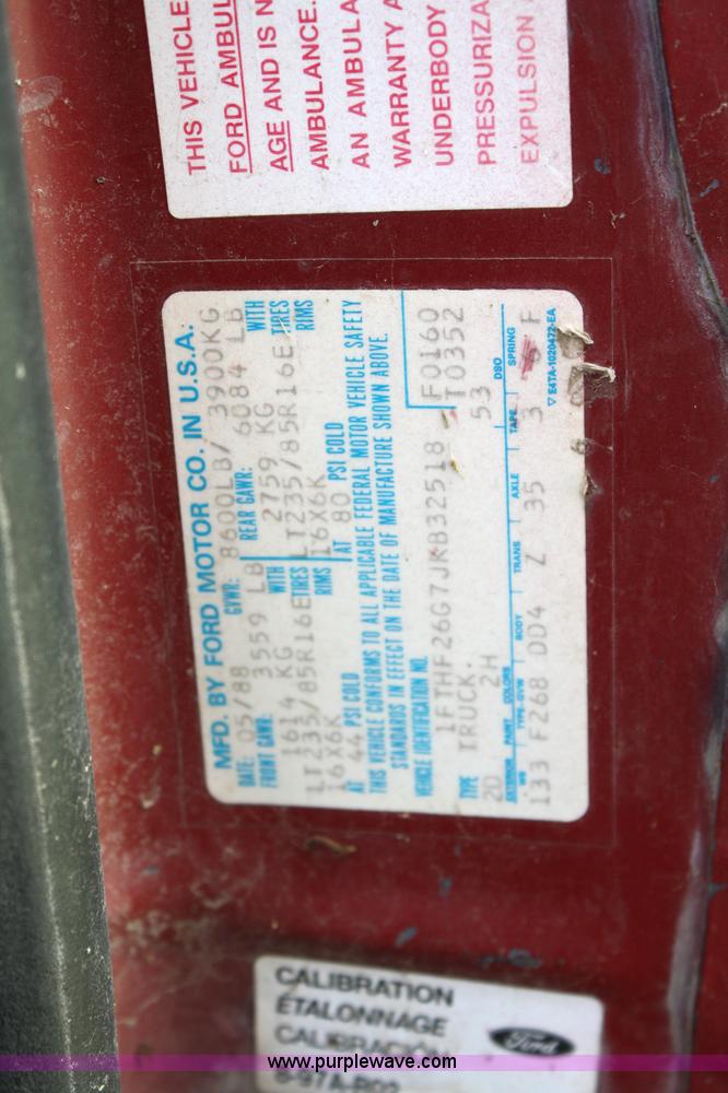 image for item 4989 1988 Ford F250 pickup truck