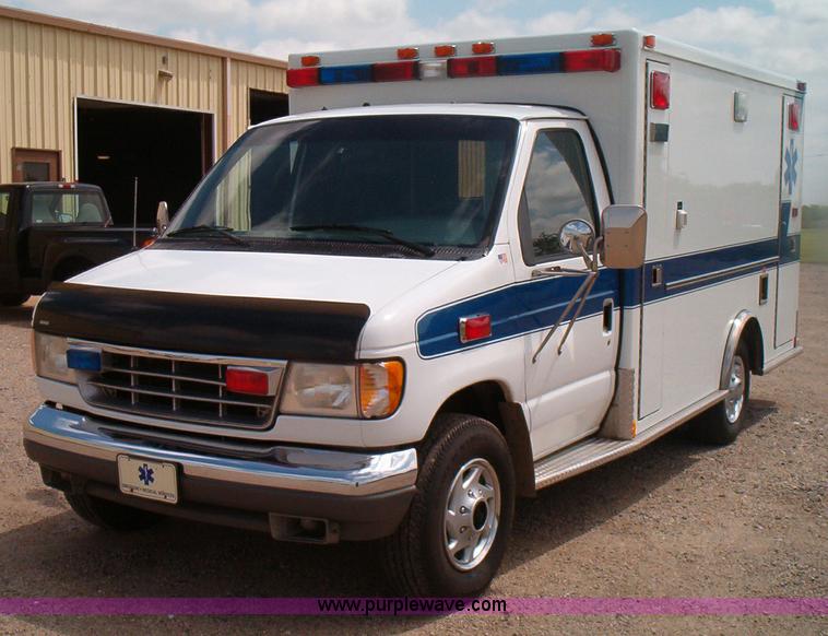 image for item 5128 1996 Ford E350 ambulance