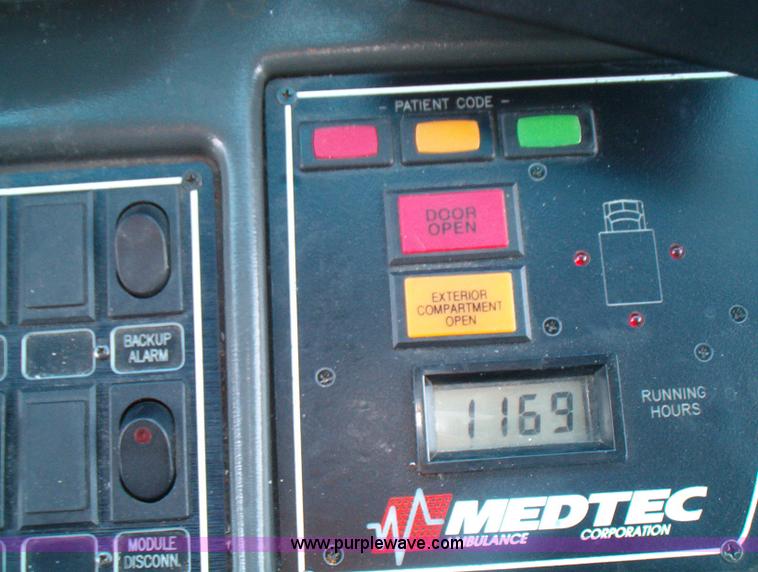 image for item 5128 1996 Ford E350 ambulance