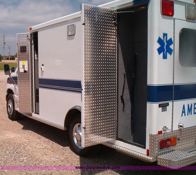 image for item 5128 1996 Ford E350 ambulance