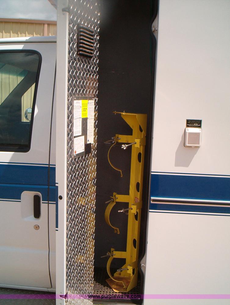 image for item 5128 1996 Ford E350 ambulance