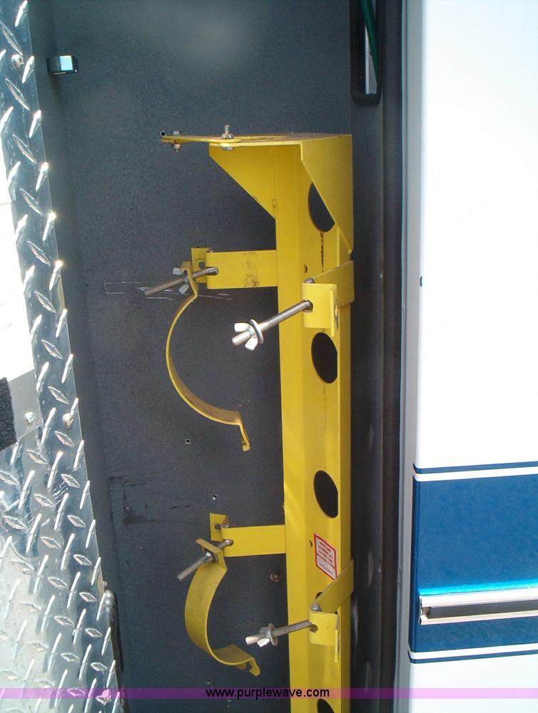 image for item 5128 1996 Ford E350 ambulance