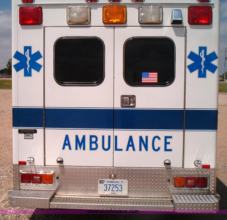 image for item 5128 1996 Ford E350 ambulance