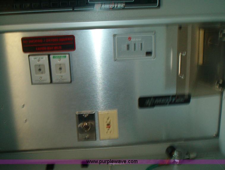 image for item 5128 1996 Ford E350 ambulance