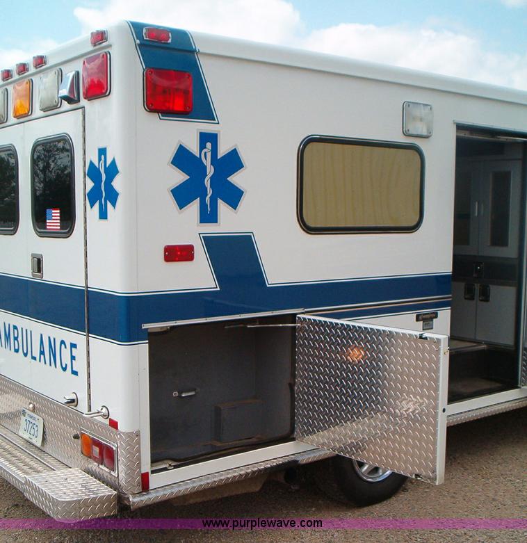 image for item 5128 1996 Ford E350 ambulance