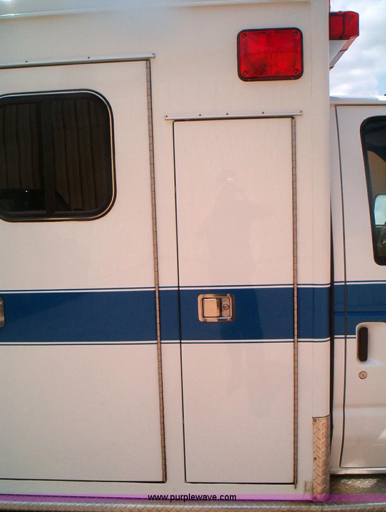 image for item 5128 1996 Ford E350 ambulance