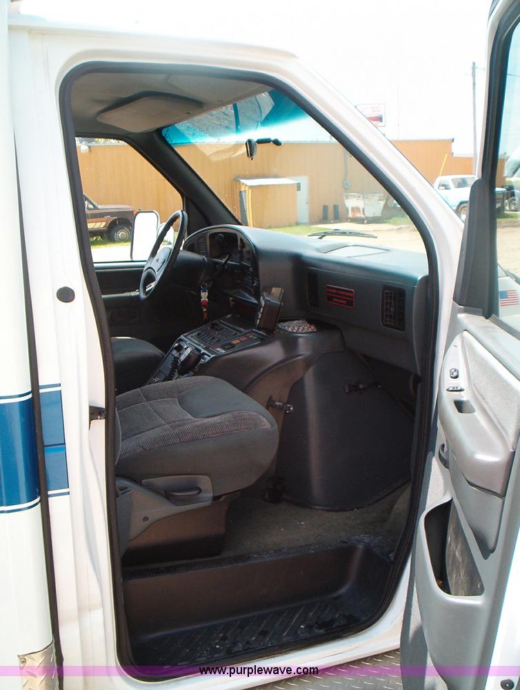 image for item 5128 1996 Ford E350 ambulance