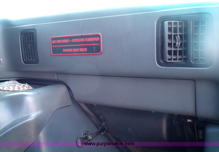 image for item 5128 1996 Ford E350 ambulance