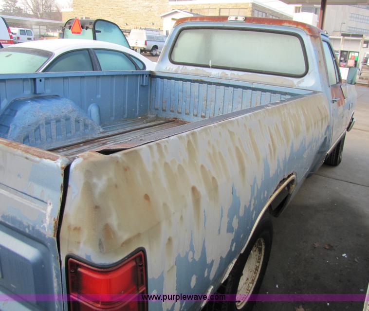 image for item 5155 1988 Dodge Ram D-100 pickup truck