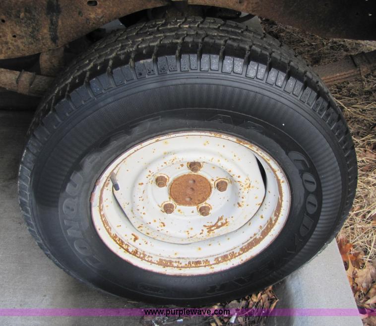 image for item 5155 1988 Dodge Ram D-100 pickup truck