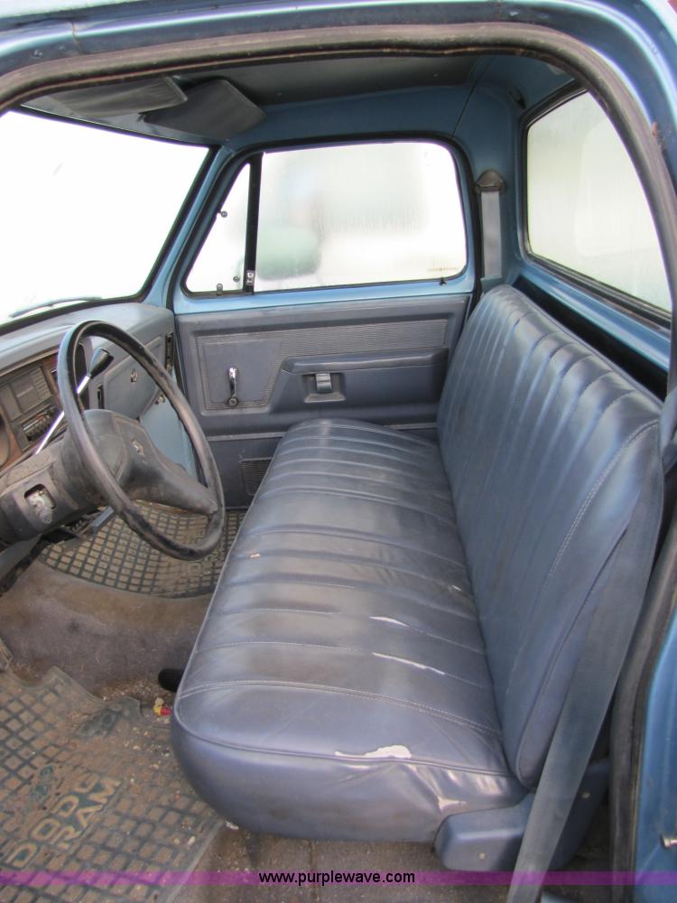 image for item 5155 1988 Dodge Ram D-100 pickup truck