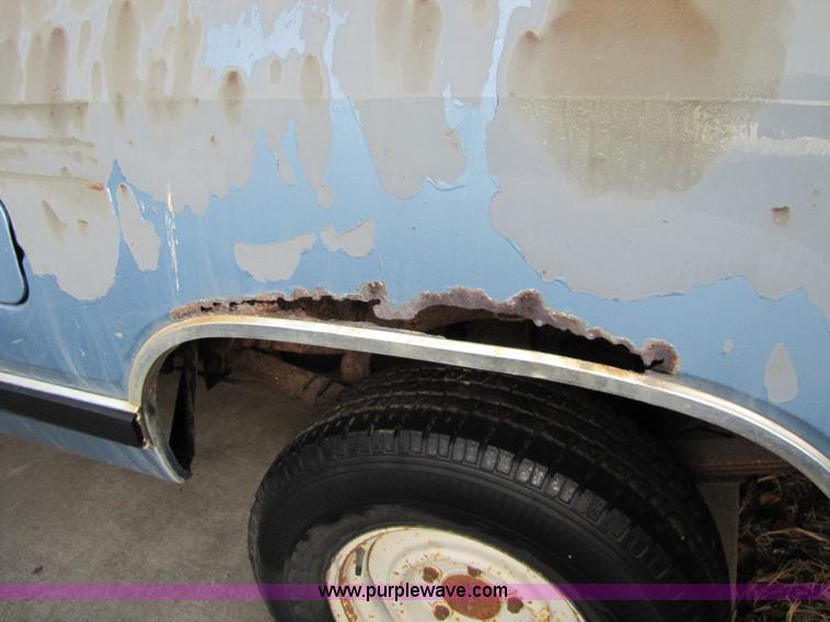 image for item 5155 1988 Dodge Ram D-100 pickup truck