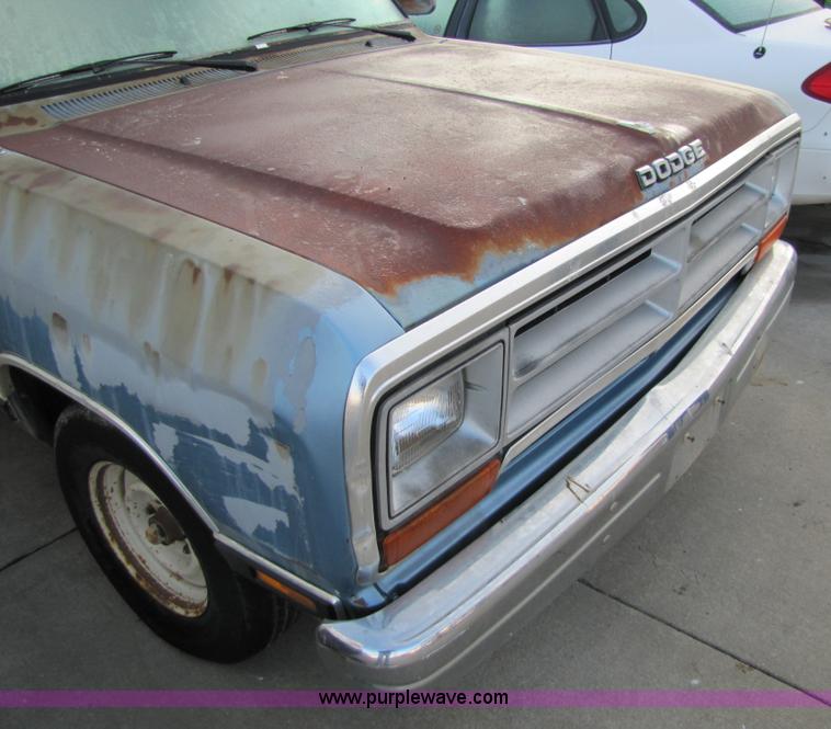 image for item 5155 1988 Dodge Ram D-100 pickup truck