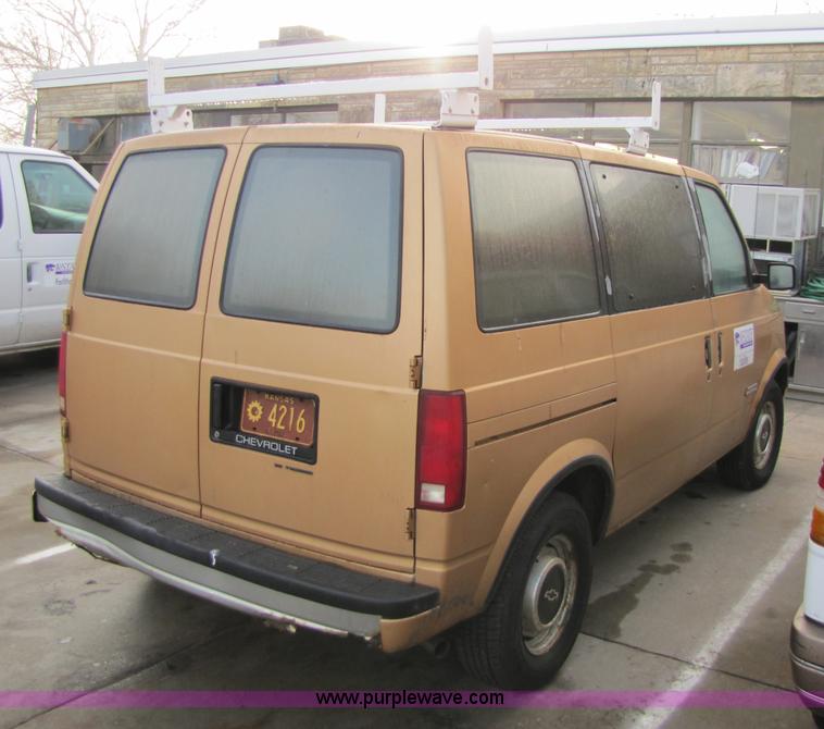image for item 5157 1989 Chevrolet Astro Van CS safari van