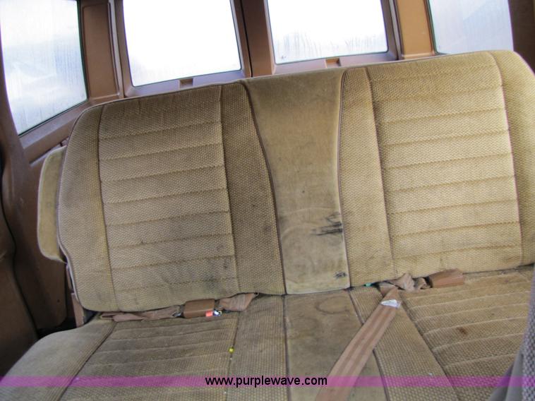 image for item 5157 1989 Chevrolet Astro Van CS safari van