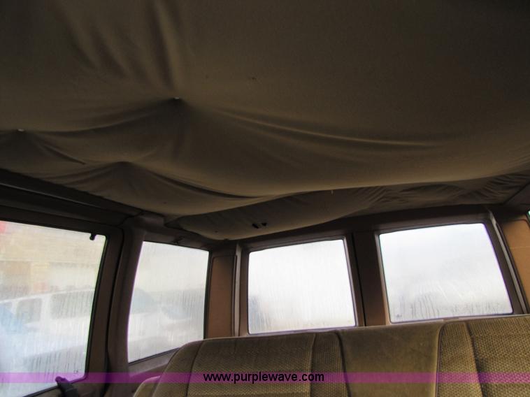image for item 5157 1989 Chevrolet Astro Van CS safari van