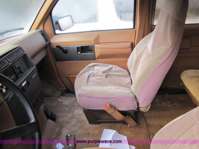 image for item 5157 1989 Chevrolet Astro Van CS safari van