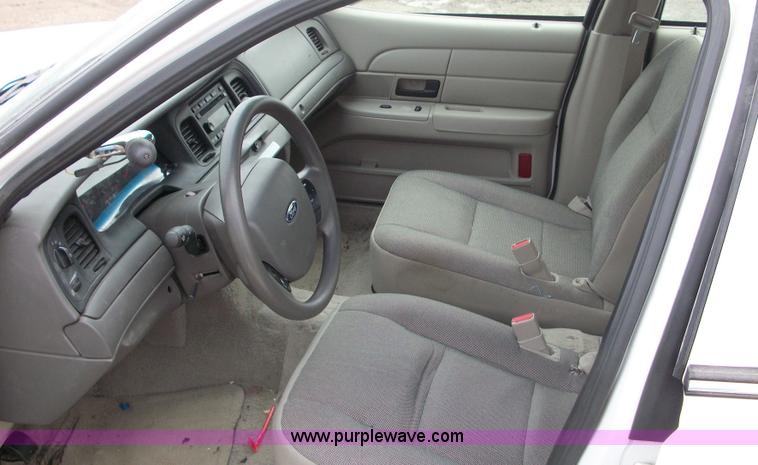 image for item 5179 2007 Ford Crown Victoria Police Interceptor