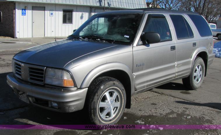 image for item 5180 2000 Oldsmobile Bravada SmartTrak SUV