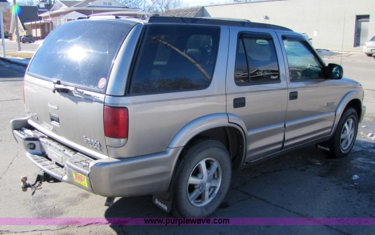 image for item 5180 2000 Oldsmobile Bravada SmartTrak SUV