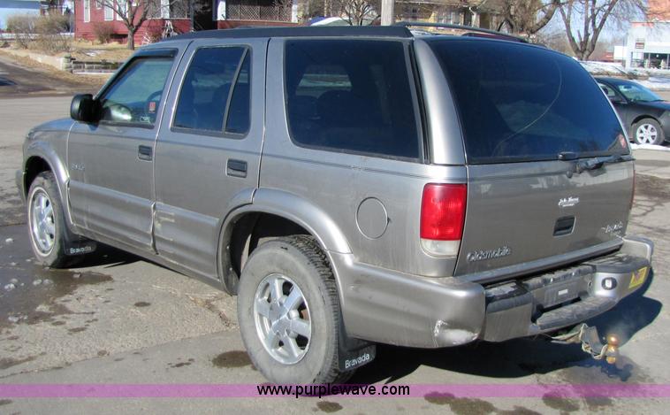 image for item 5180 2000 Oldsmobile Bravada SmartTrak SUV