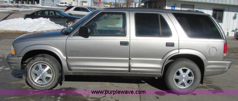 image for item 5180 2000 Oldsmobile Bravada SmartTrak SUV