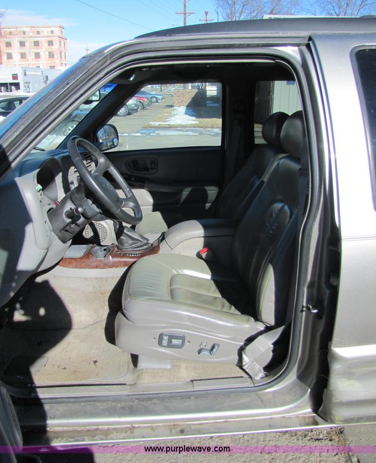 image for item 5180 2000 Oldsmobile Bravada SmartTrak SUV