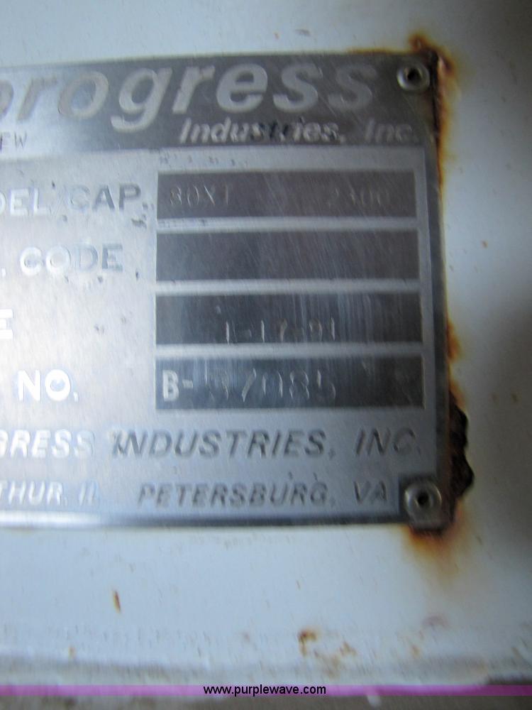 image for item 5310 1991 Progress 80XT 2300 steel tank truck bed