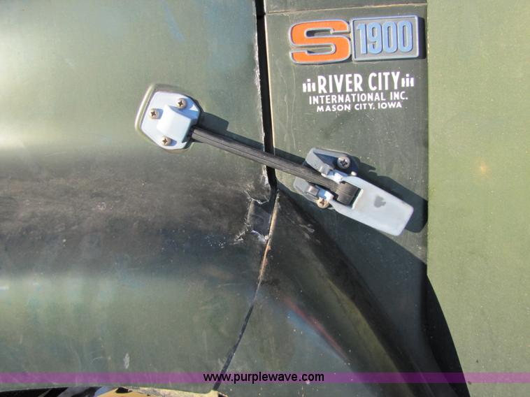 image for item 5311 1984 International 1954 dump truck