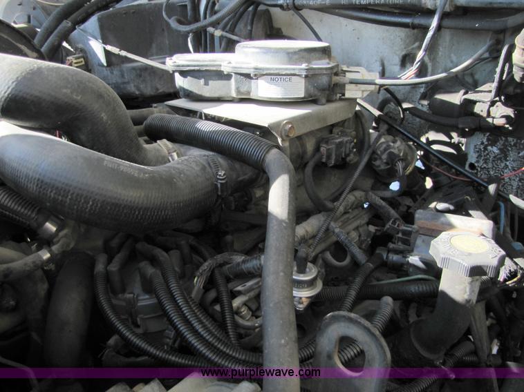 image for item 5352 1992 Ford F700 single axle dump truck