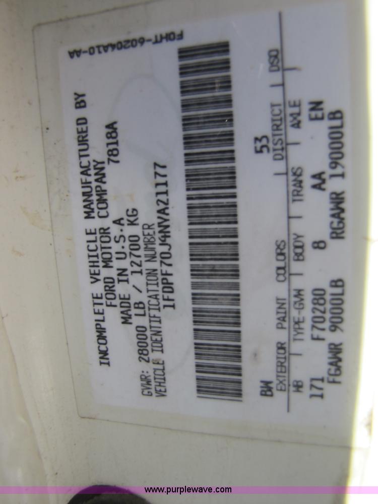 image for item 5352 1992 Ford F700 single axle dump truck