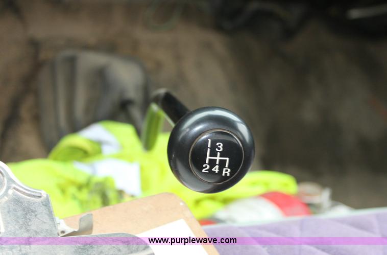 image for item 6105 1982 Ford F350 pickup truck