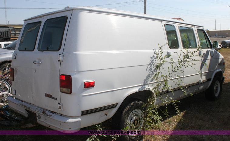 image for item 6173 1993 Chevrolet G20 van