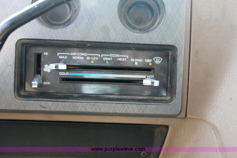 image for item 6173 1993 Chevrolet G20 van