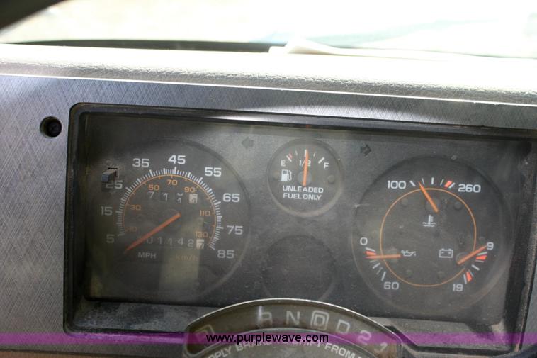 image for item 6173 1993 Chevrolet G20 van