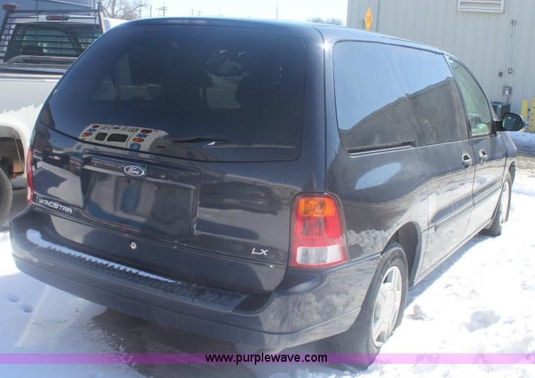 image for item 6485 2003 Ford Windstar van