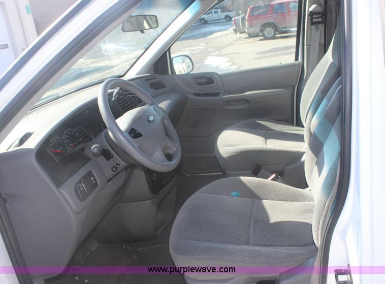 image for item 6485 2003 Ford Windstar van