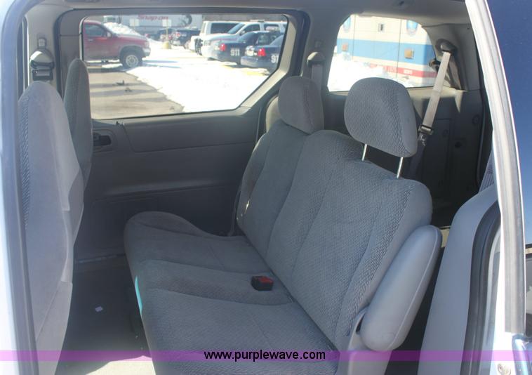 image for item 6485 2003 Ford Windstar van