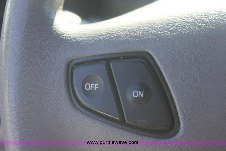 image for item 6485 2003 Ford Windstar van