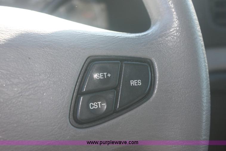 image for item 6485 2003 Ford Windstar van