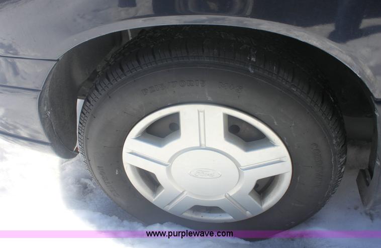 image for item 6485 2003 Ford Windstar van