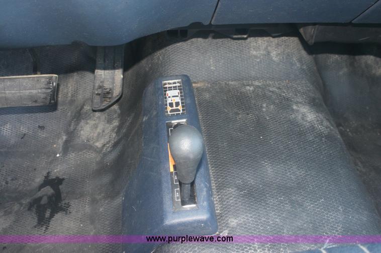 image for item 6486 1995 Chevrolet 1500 W/T pickup truck