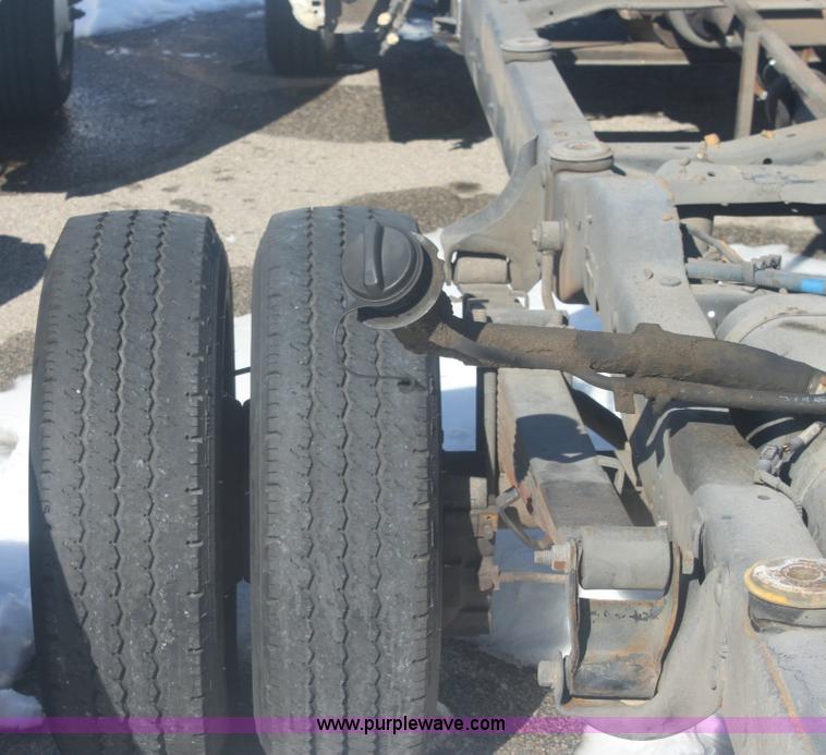 image for item 6487 2003 Ford ambulance cab chassis