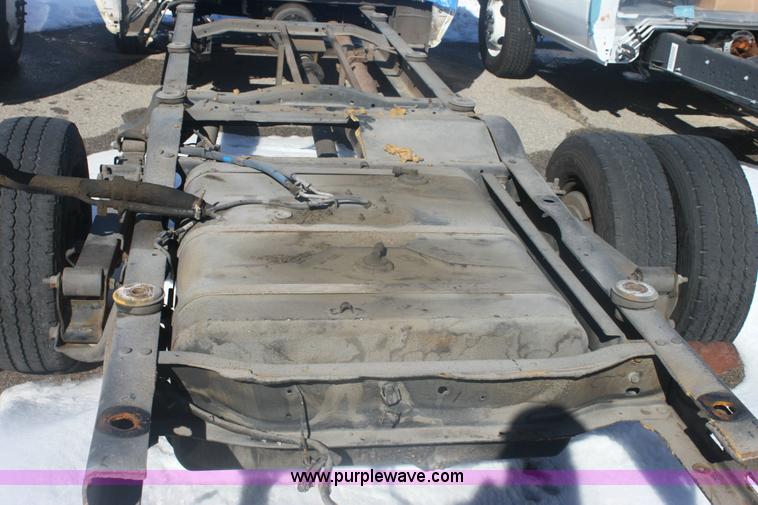 image for item 6487 2003 Ford ambulance cab chassis