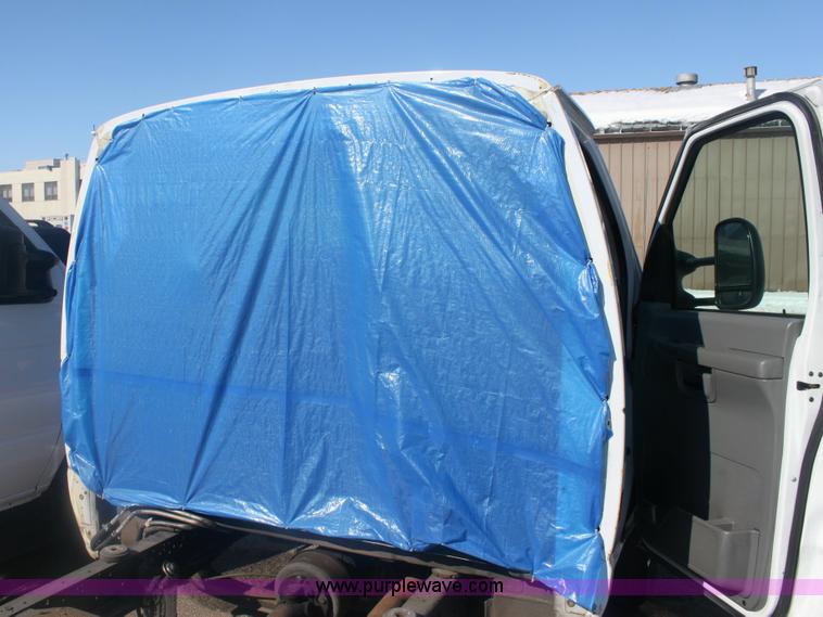 image for item 6487 2003 Ford ambulance cab chassis