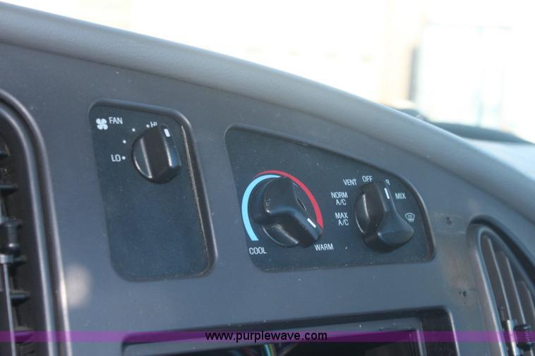 image for item 6487 2003 Ford ambulance cab chassis