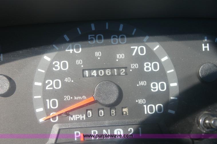 image for item 6487 2003 Ford ambulance cab chassis