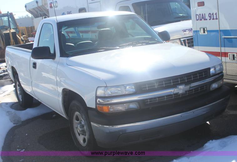 image for item 6488 2002 Chevrolet 1500 pickup truck