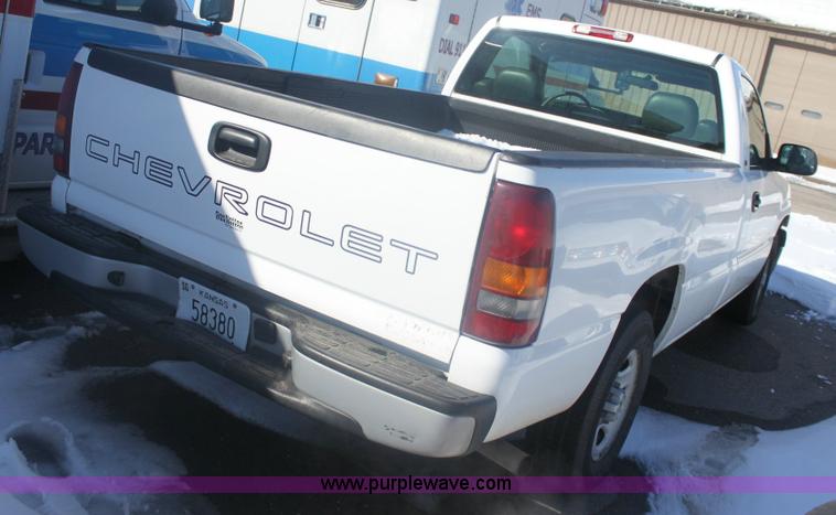 image for item 6488 2002 Chevrolet 1500 pickup truck