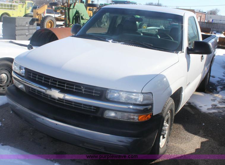 image for item 6488 2002 Chevrolet 1500 pickup truck